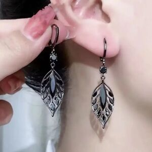 Elegant Black Leaf Drop Earrings